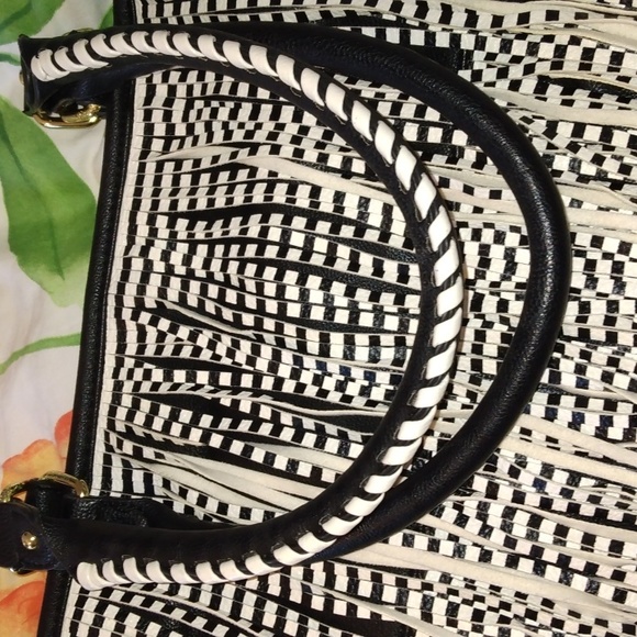 Steve Madden black and white fringe shoulder/crossbody bag - Picture 11 of 17